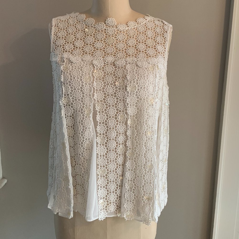 Elie Tahari ivory crochet lace sleeveless blouse with sheer panels & iridescent
